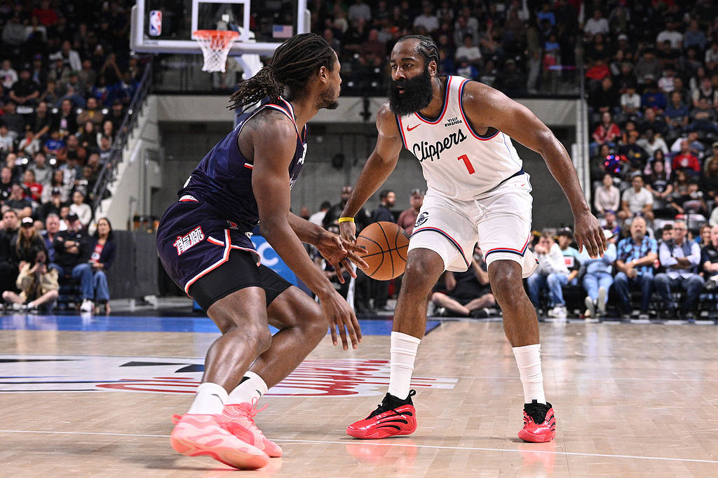 季前赛-保罗15+6+4哈登5+2+9 快船大胜广州龙狮